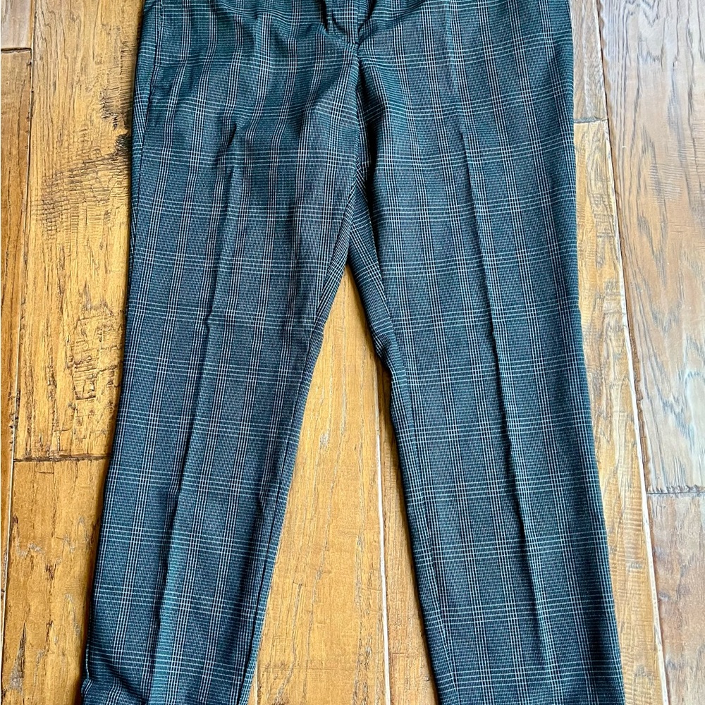Black and Gray Cropped Ankle Pants with Classic Style